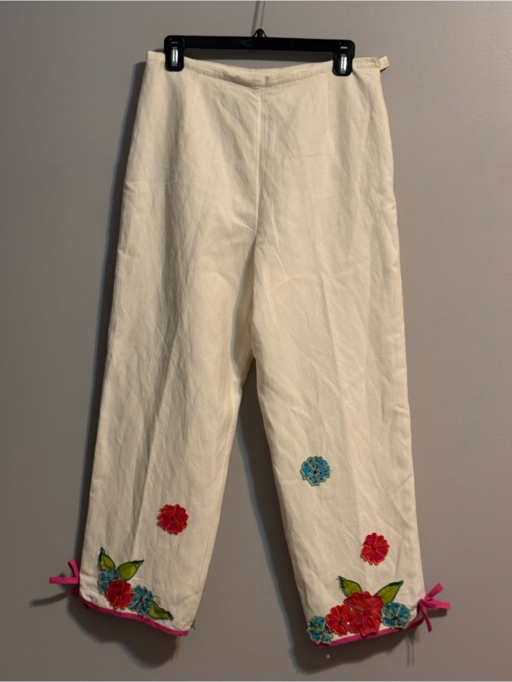 Silkland Size 8 White Silk Linen Floral Embroidered Crop Pants